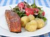 Salmon with strawberry sallad