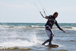 <b>Simon kitesurfar</b><br><br>Tagen 16:24 den 20 juni 2009 av Karl-Petter Åkesson