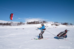 <b>Intervjuer i Jämtland</b><br>Simon testar kiting med barnpulka<br>Tagen 11:41 den 20 april 2009 av Karl-Petter Åkesson